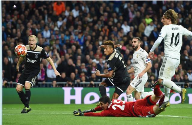 地的游客 地的游客